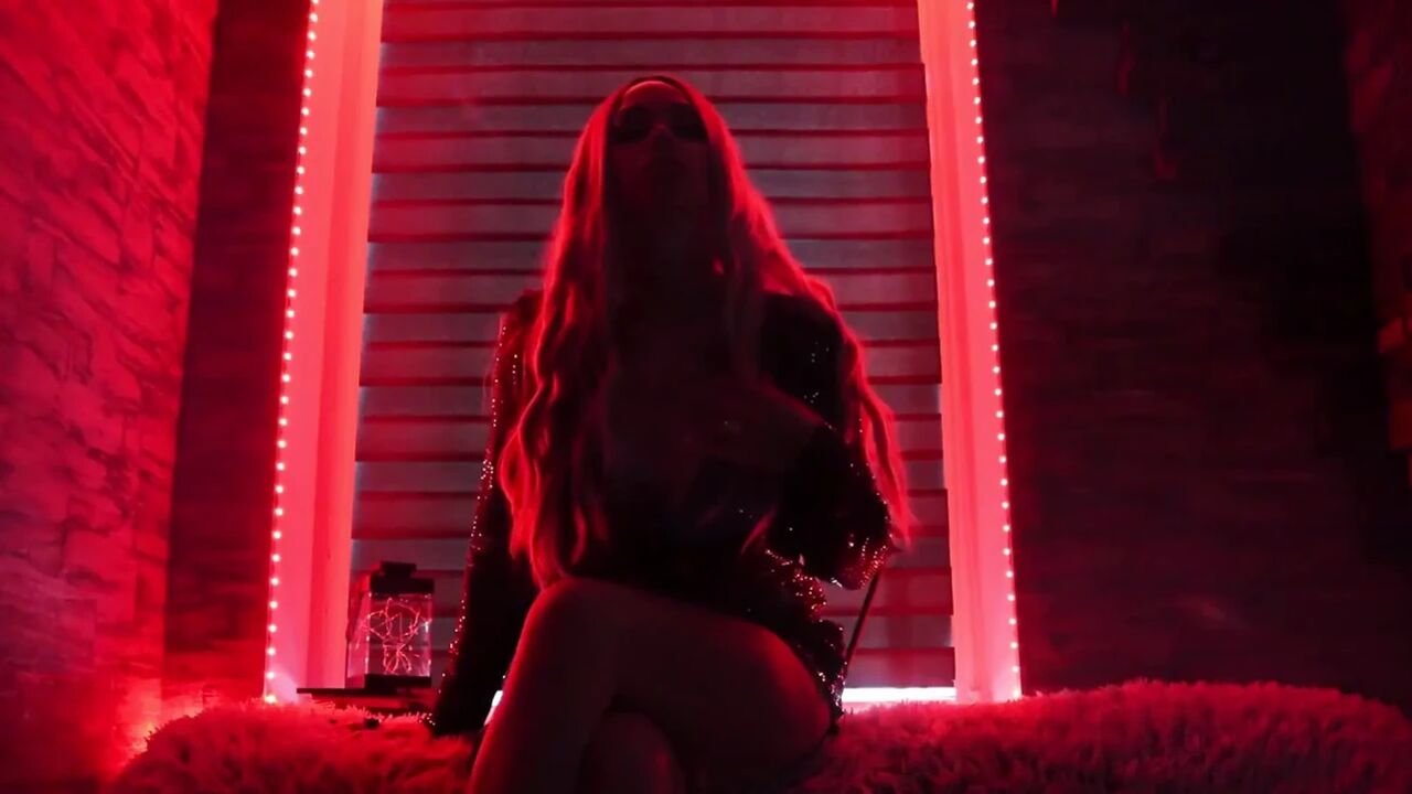 Mesmerizing finJOI! Stroke that tribute button for me and cum!
