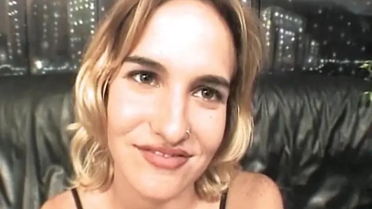 Blonde Babe Deepthroats Big Cock to Facial Finish