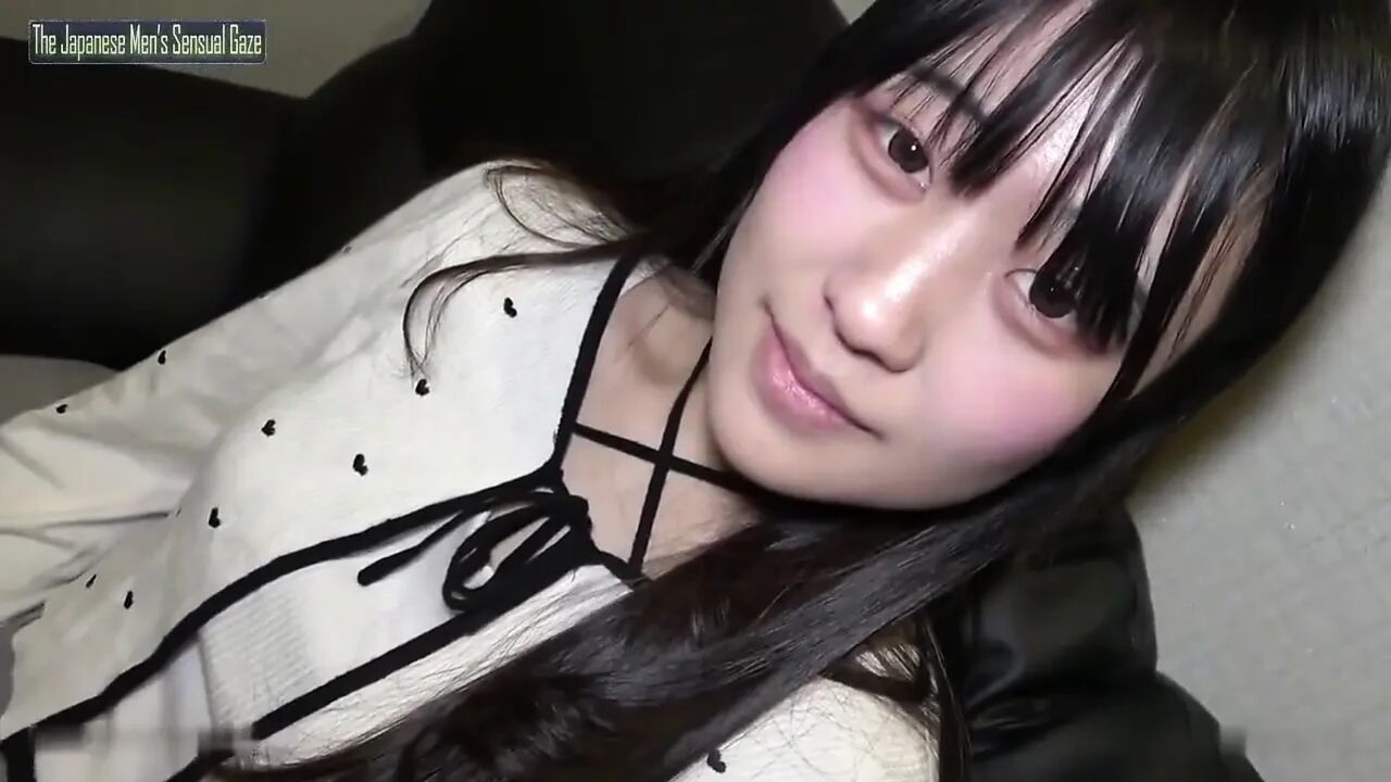 Full Face Reveal Black Hair Elegant Beauty Flashing Peace Sign Sloppy Blowjob Leads to Creampie