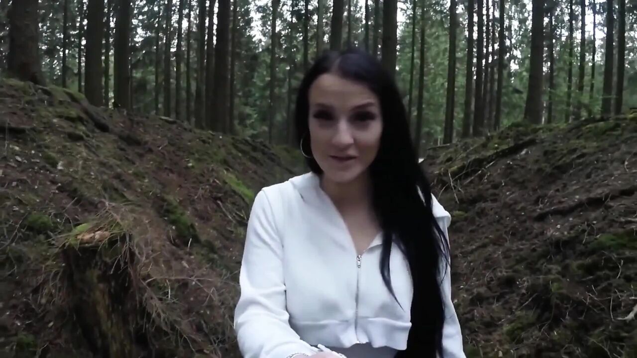 Omg! Horny Bare User Fuck in the Woods!