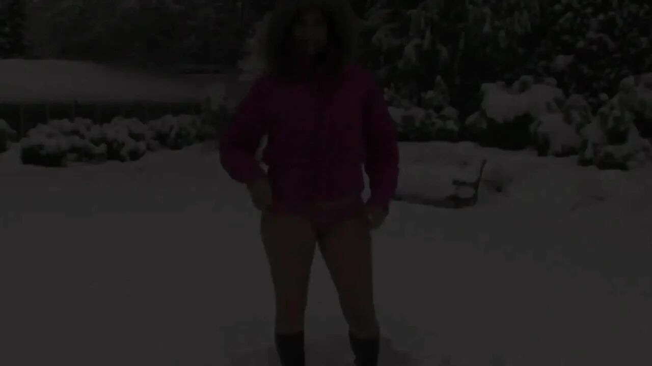 Girls Out Control Scene-2_beautiful Brunette with a Big Ass Masturbates with a Dildo in the Snow