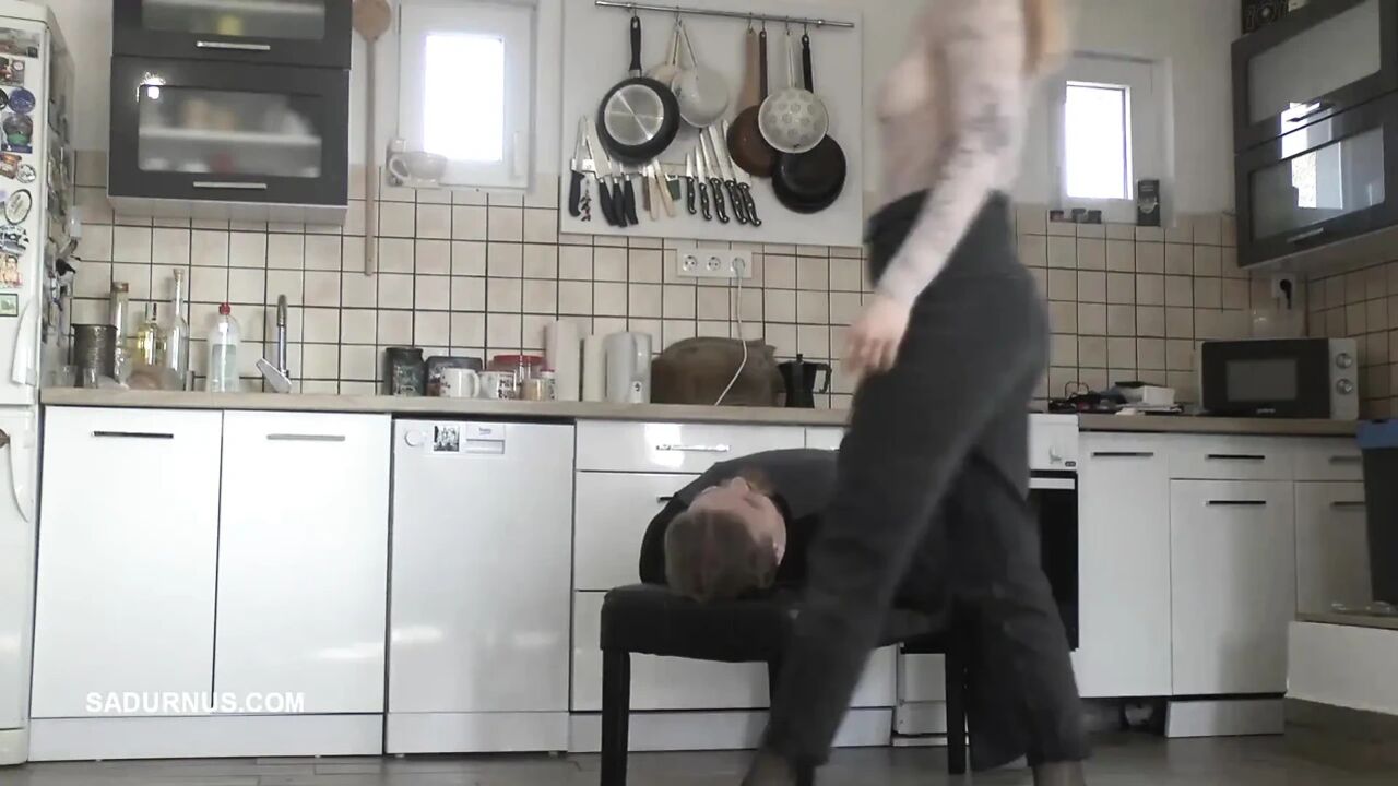 Miss Amy Douxxx Makes Herself Happy on the Slave's Face