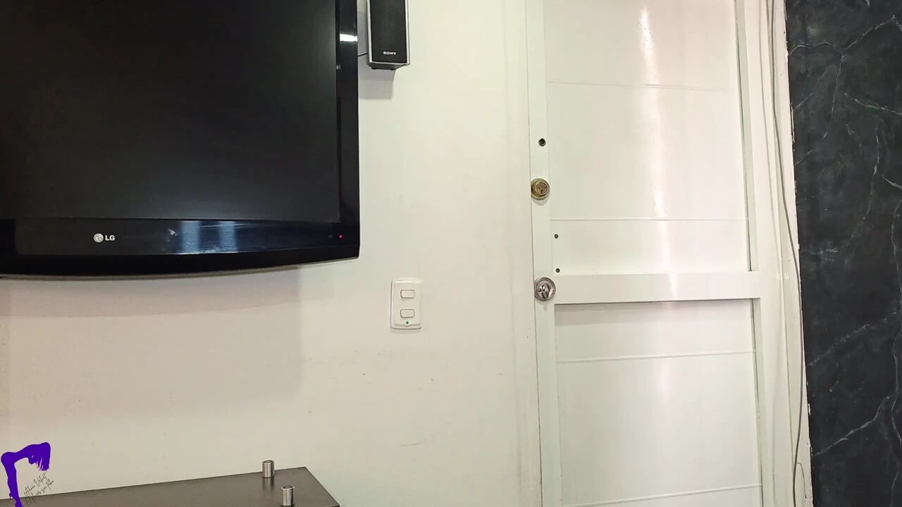 Hot Stranger Latina Knocks on Wrong Apartment, Gets Penetrated, Ends in Cum on Tits