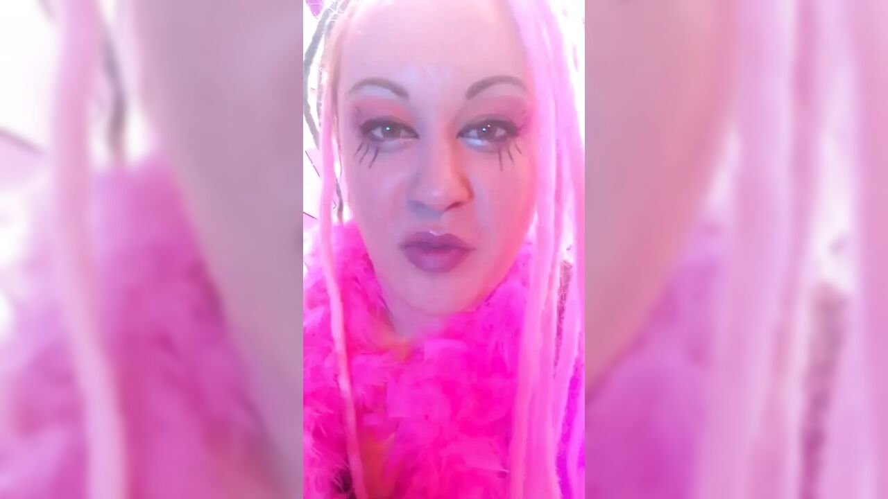 Try to cum on my tongue try to time it and hit my tongue with your cummies