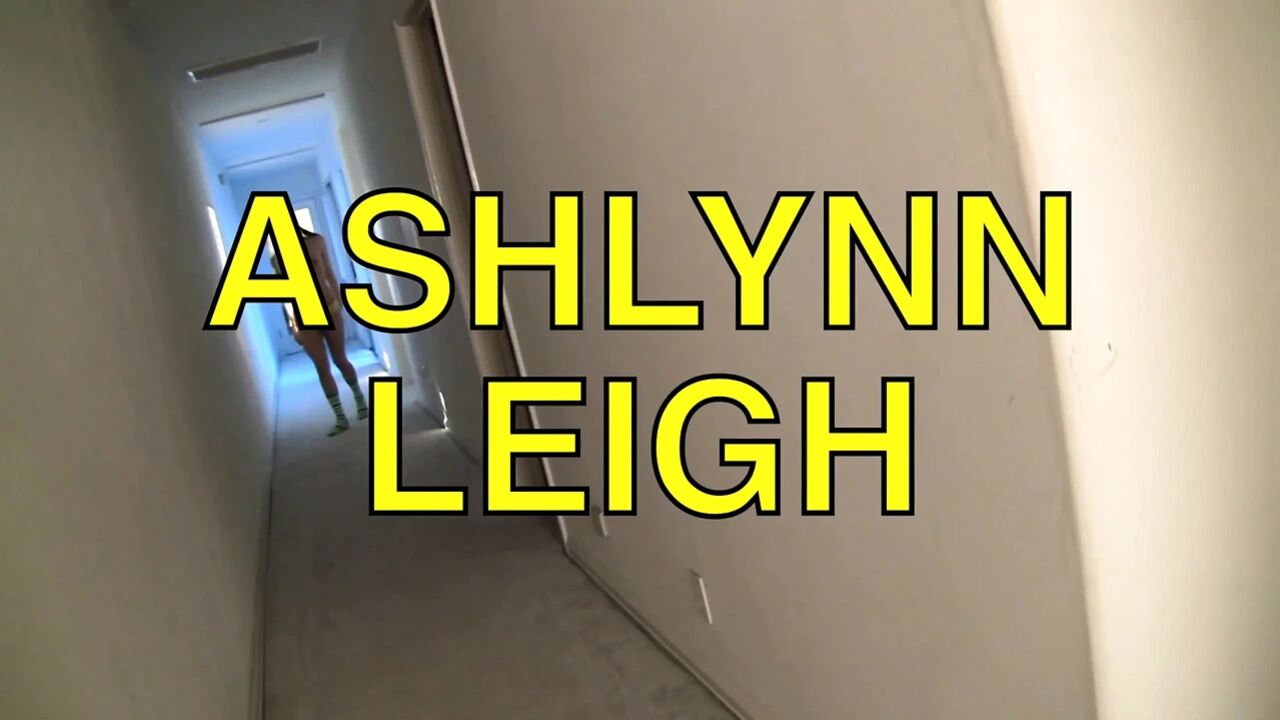 Sexy Petite Brunette Ashlynn Leigh in a Mutual Feeding Frenzy