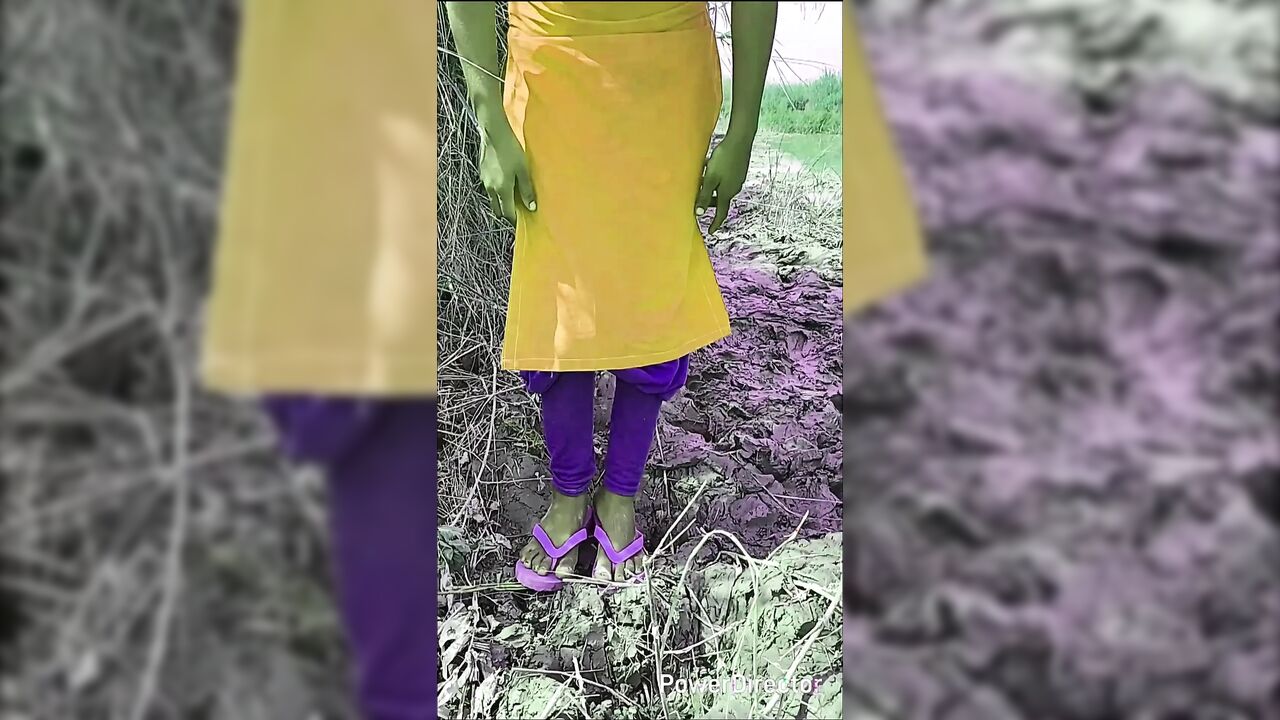 India deshi village girl outdoor pussy fingering