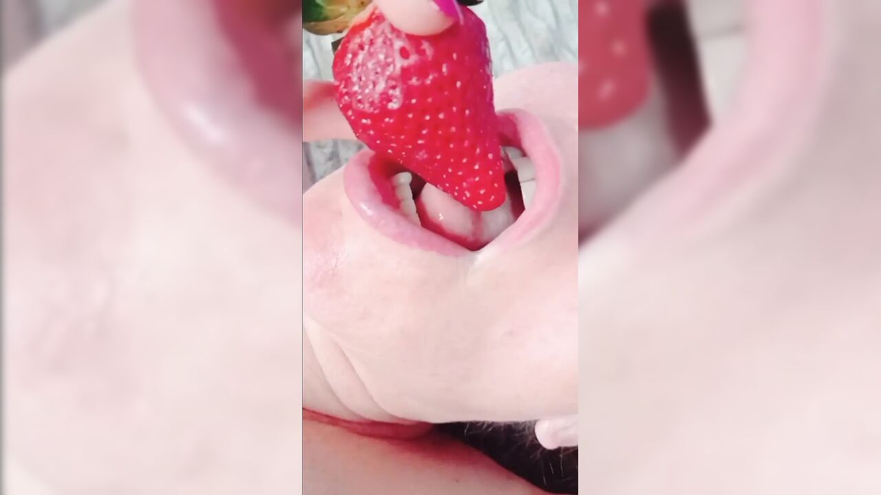 Sabrinahole, strawberry,, banana, sour cream and a new giant toy, inside her juicy peach