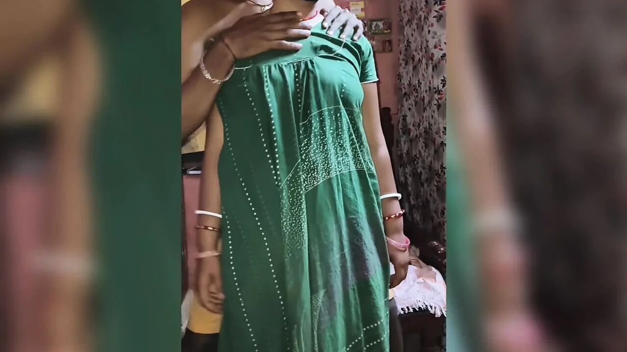 Desi big hot homemade amateur Indian wife first time chudai