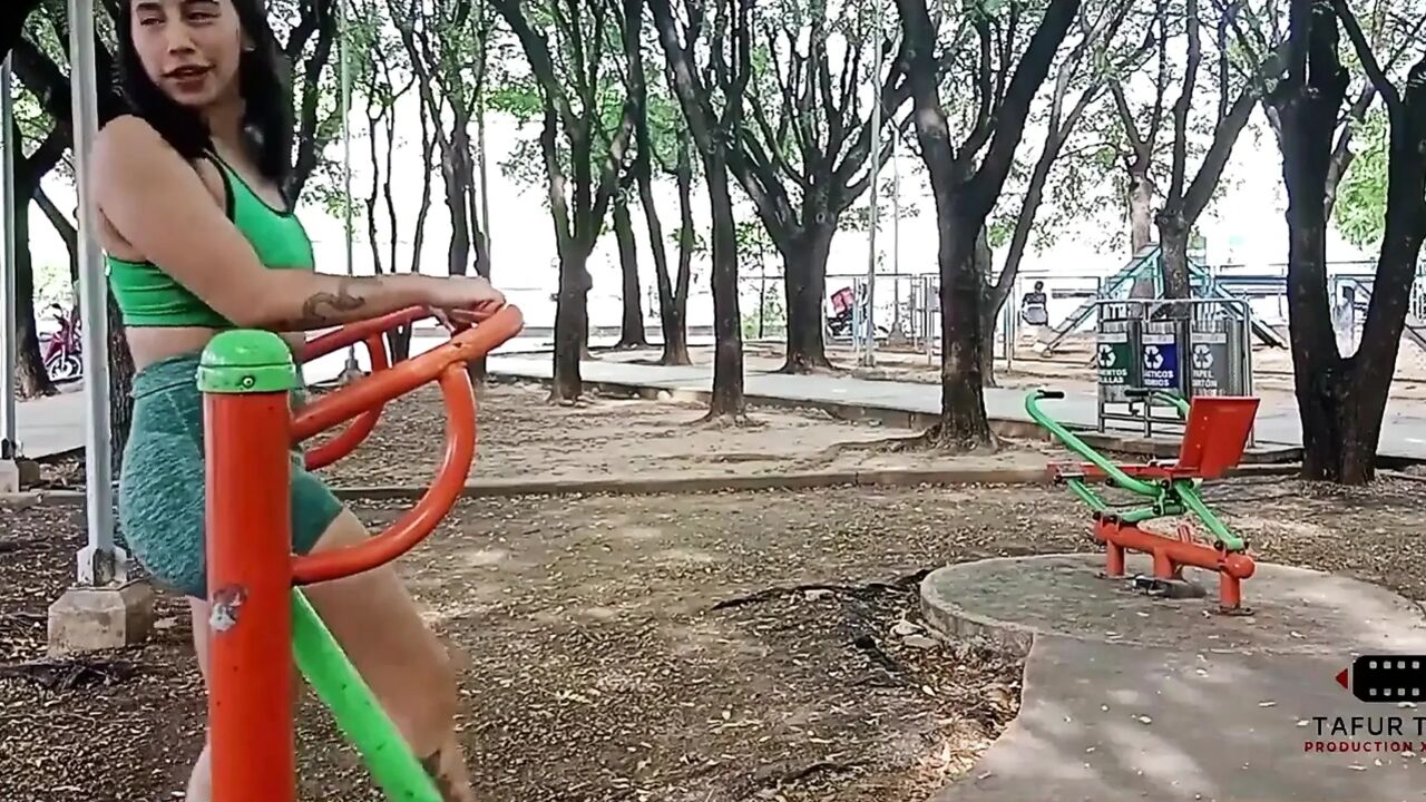 I Seduce My Neighbor in the Park, and I Give Him Money to Fuck My Pussy Very Well Creampie in Mouth Full Story