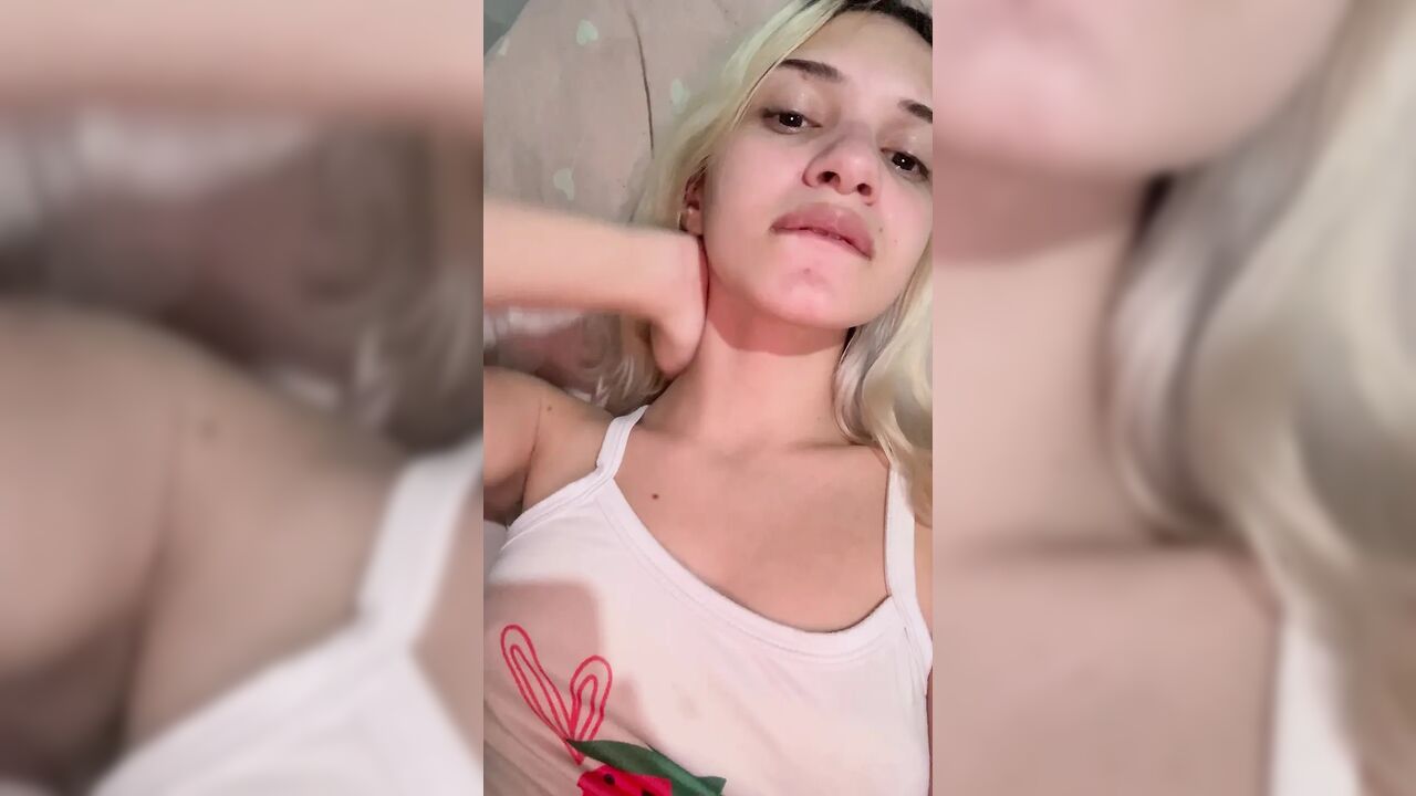 Brazilian Alice Lima touches a crab and shows off her beautiful tits, sticks 3 fingers in her pussy