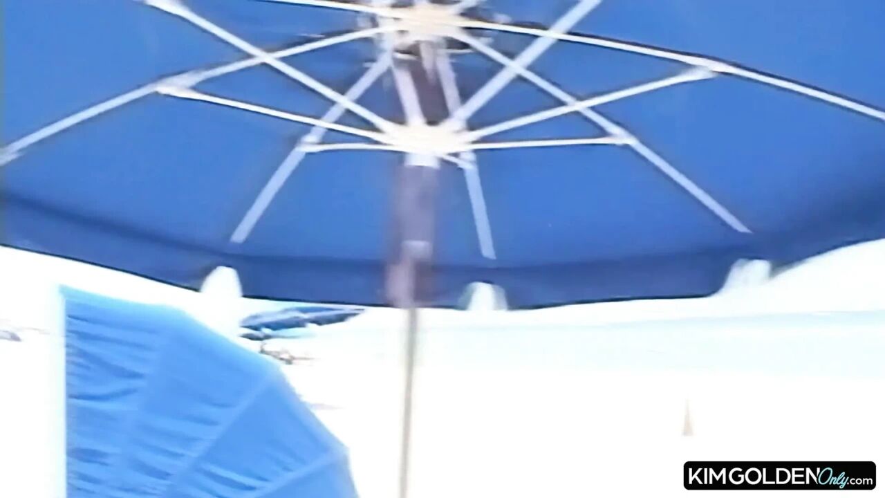 Sinnliche Dusche und leidenschaftlicher Blowjob
