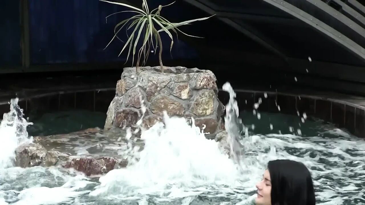 Jenny Simons and Lucy Li eat pussy by the pool private