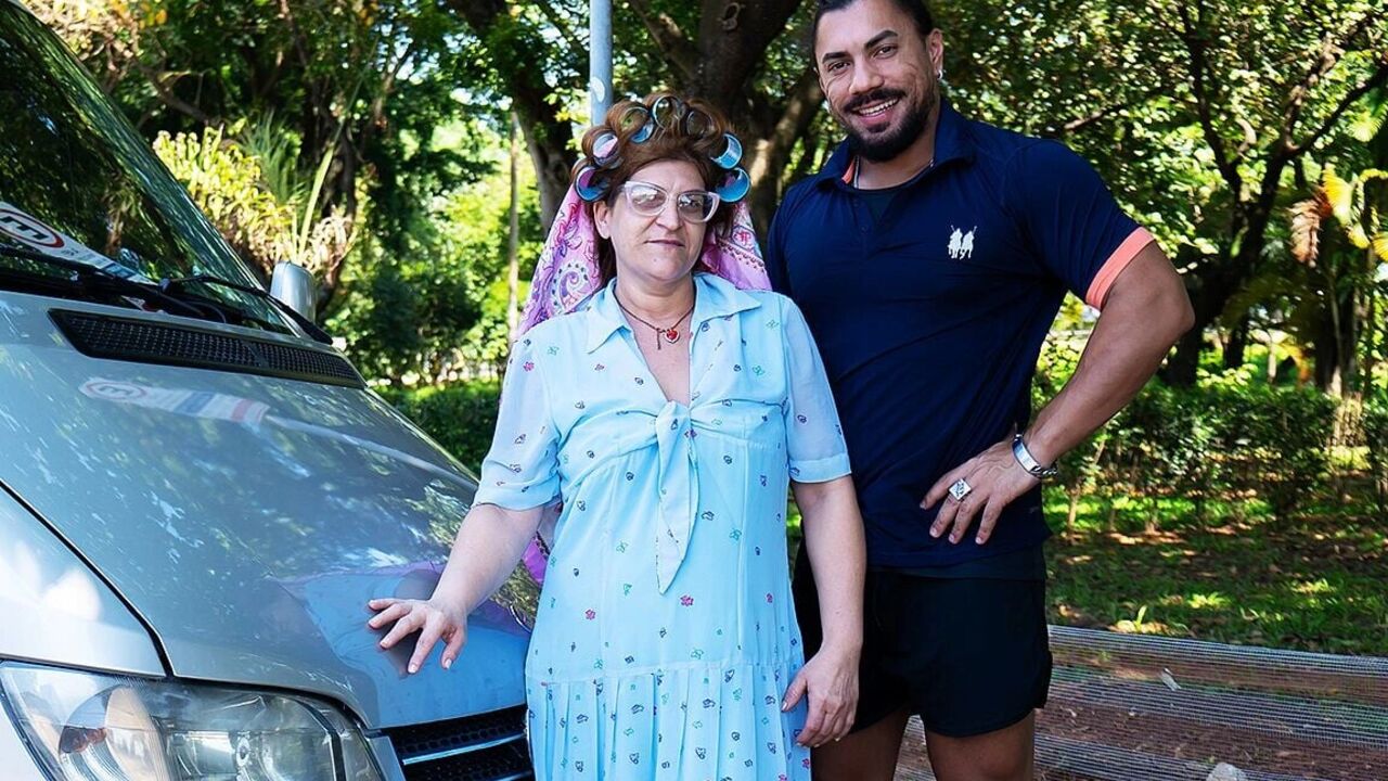 Chubby Mature Gets Ass Destroyed in My Driving Bus