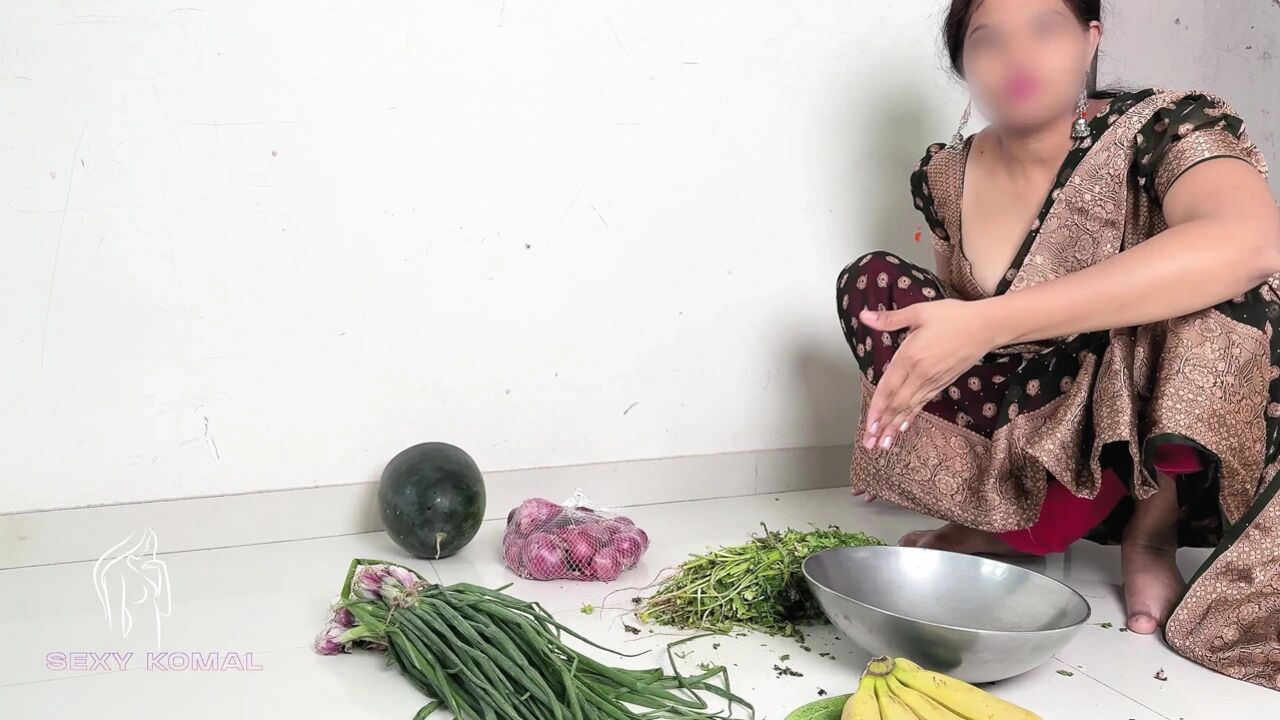 Komal Mami, you are curing the vegetable, give me a banana.