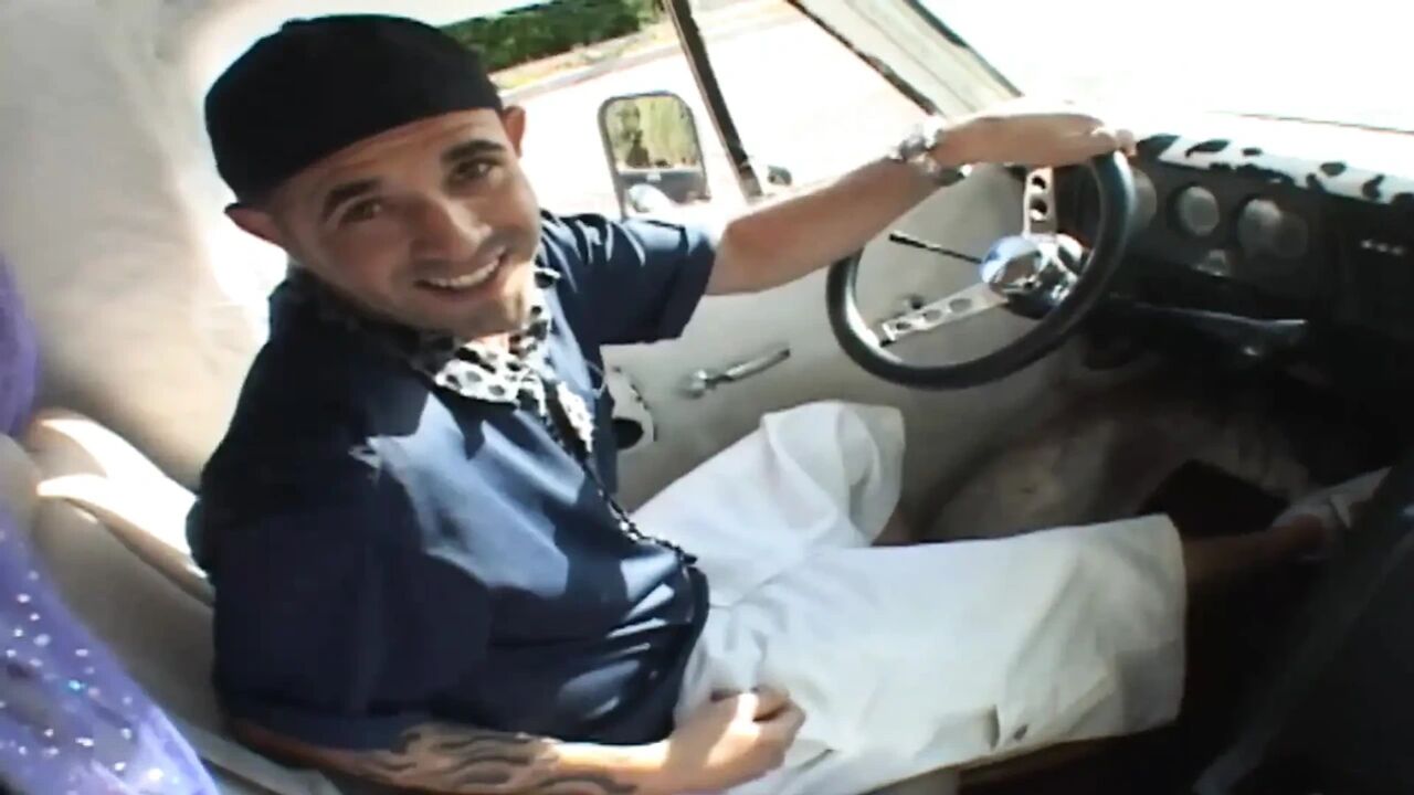 Picked up teen gets slammed and jizzed on pussy