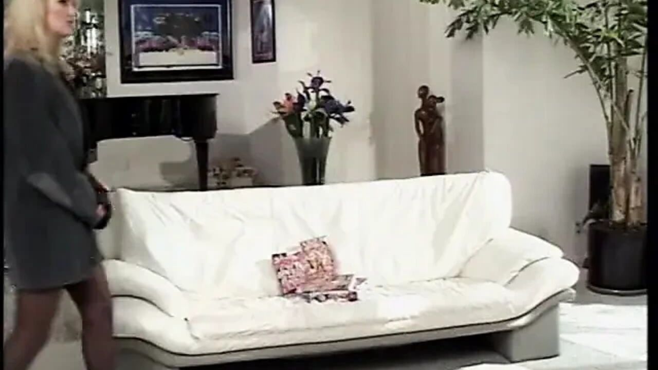 Stunning blondie takes a nice hardcore pounding from a stud