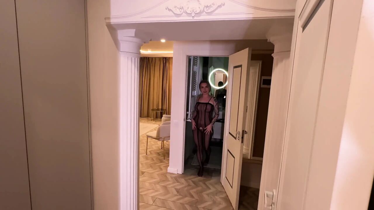 The Stepmother Fucked Her Stepson by Sitting on His Face