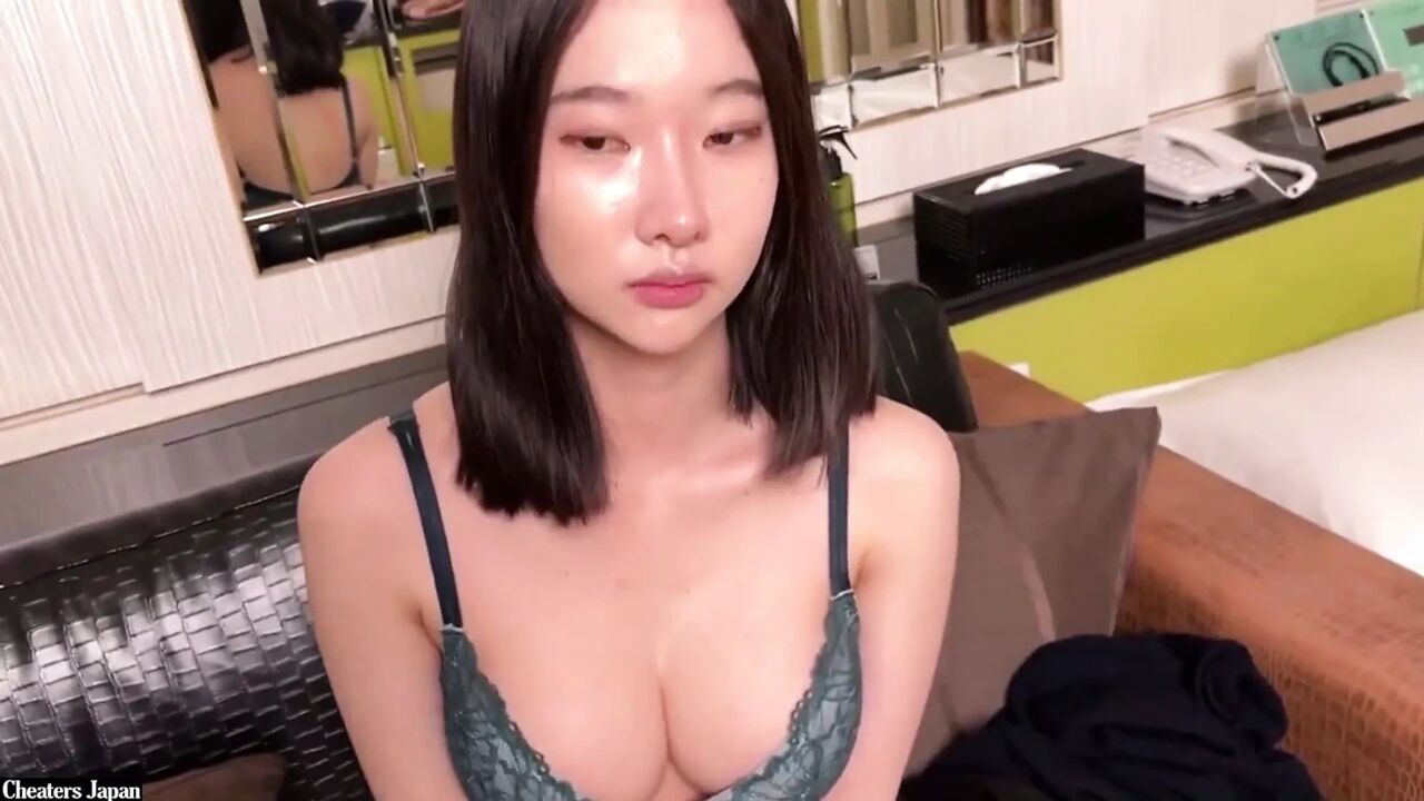 A Snobby Intellectual Type Who Thinks Men Are Beneath Her
