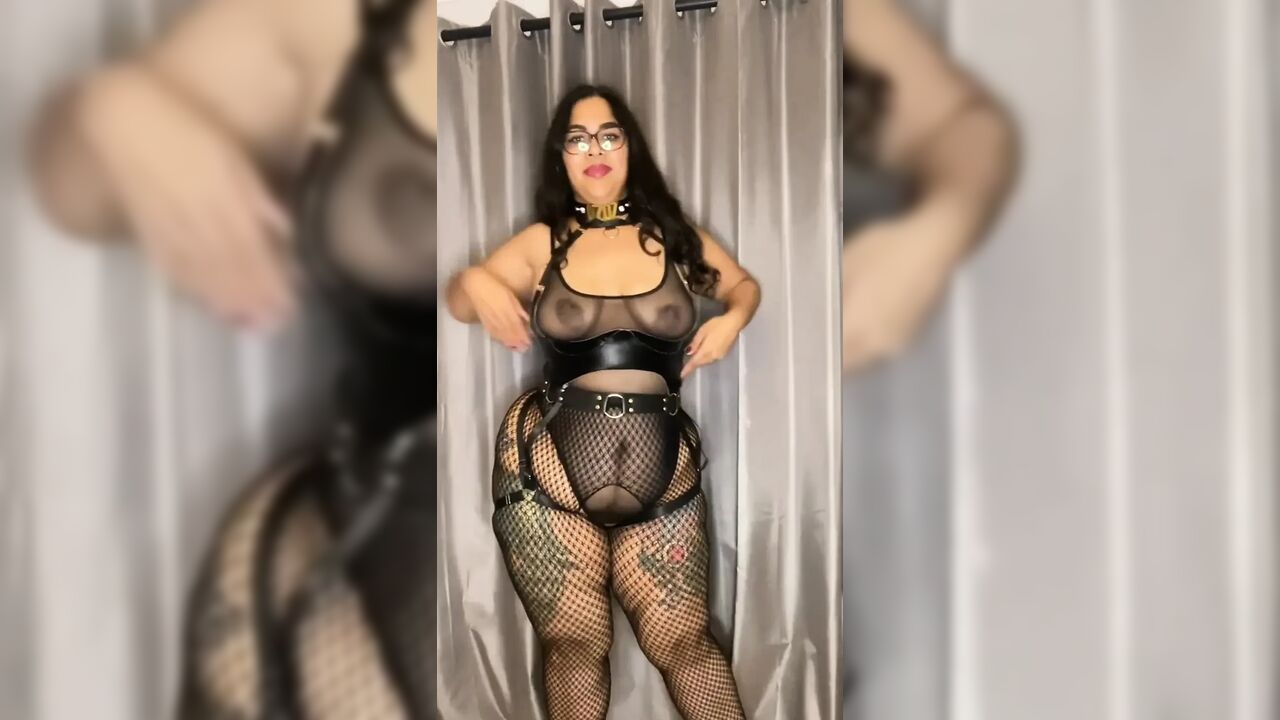 BBW Fetish Fishnet Outfit Check