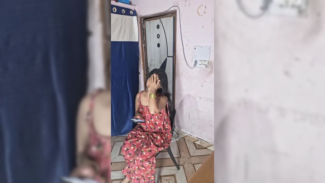 Sweetsex2001 hot Bhabhi caught her devar alone in the room