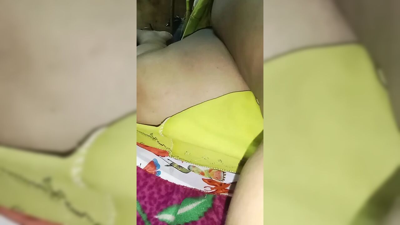 I stroked my wife's thick pussy.Part 1