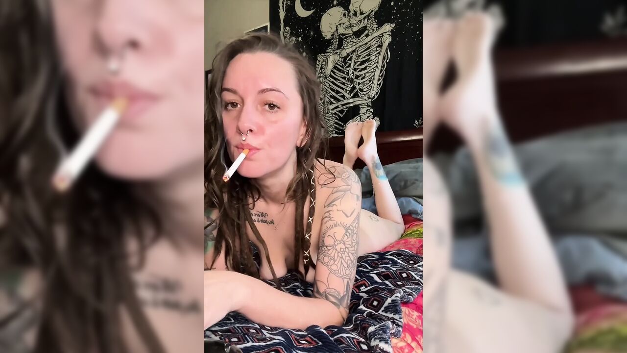 Sexy Smoking and Stretched Soles