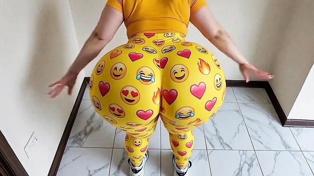big butt in bouncing emoji leggings