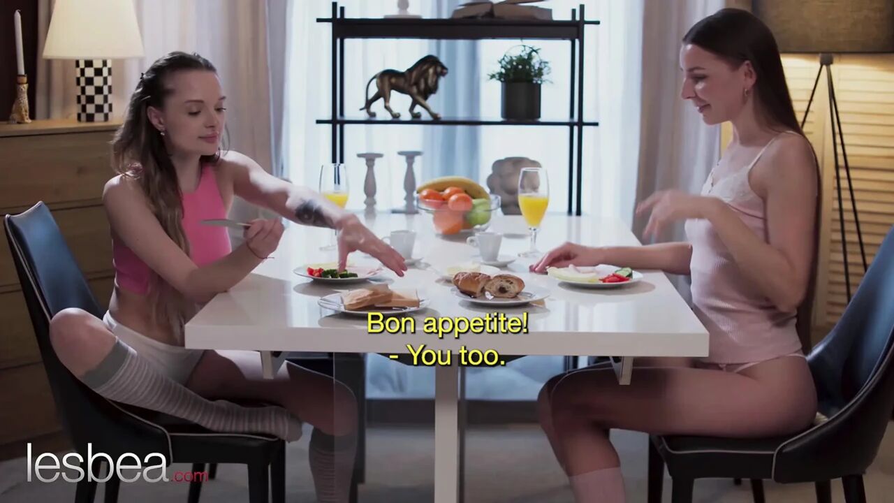 BEST FRIENDS share lesbian secrets - Lesbea