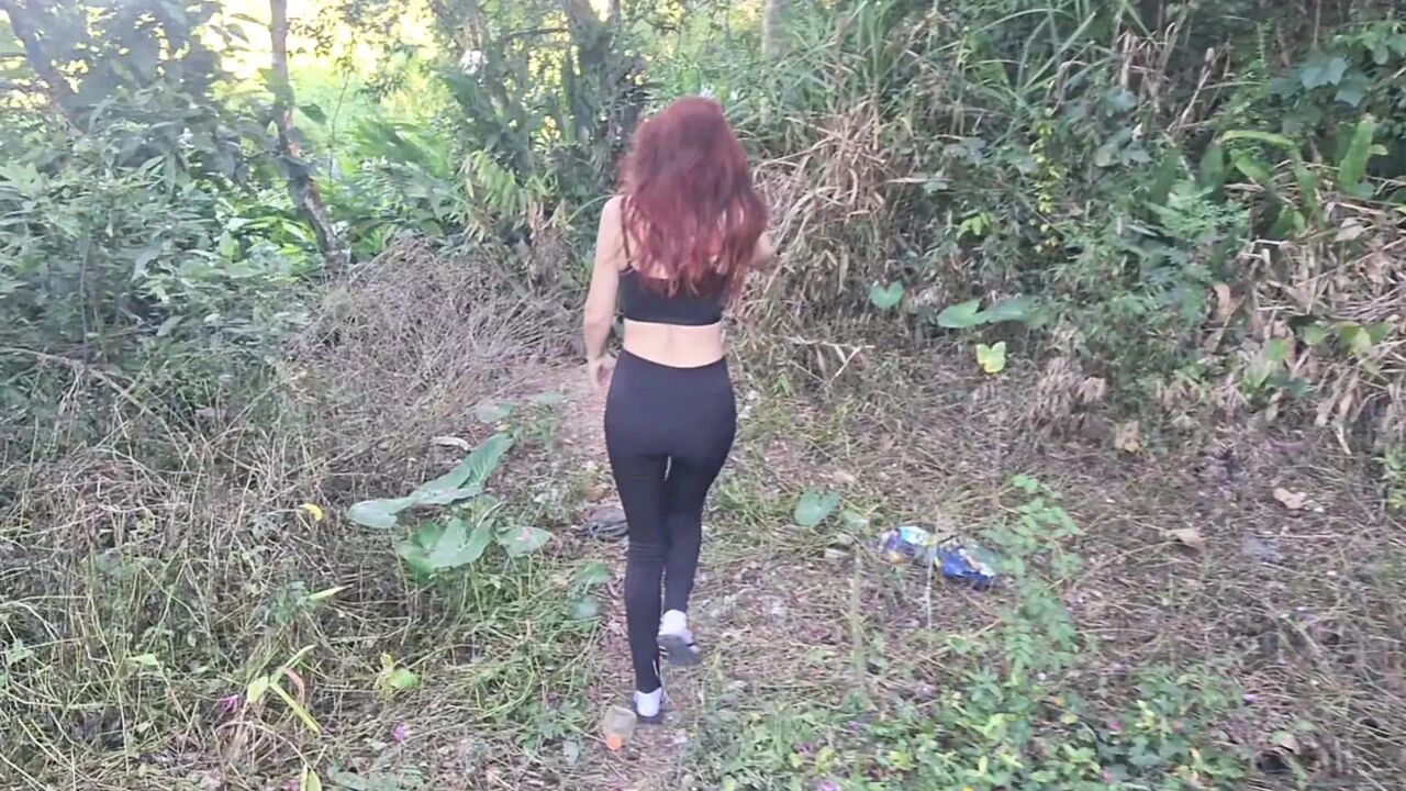 Female Ride-share Driver Stopped Her Car Outdoors to Have Sex with a Passenger!