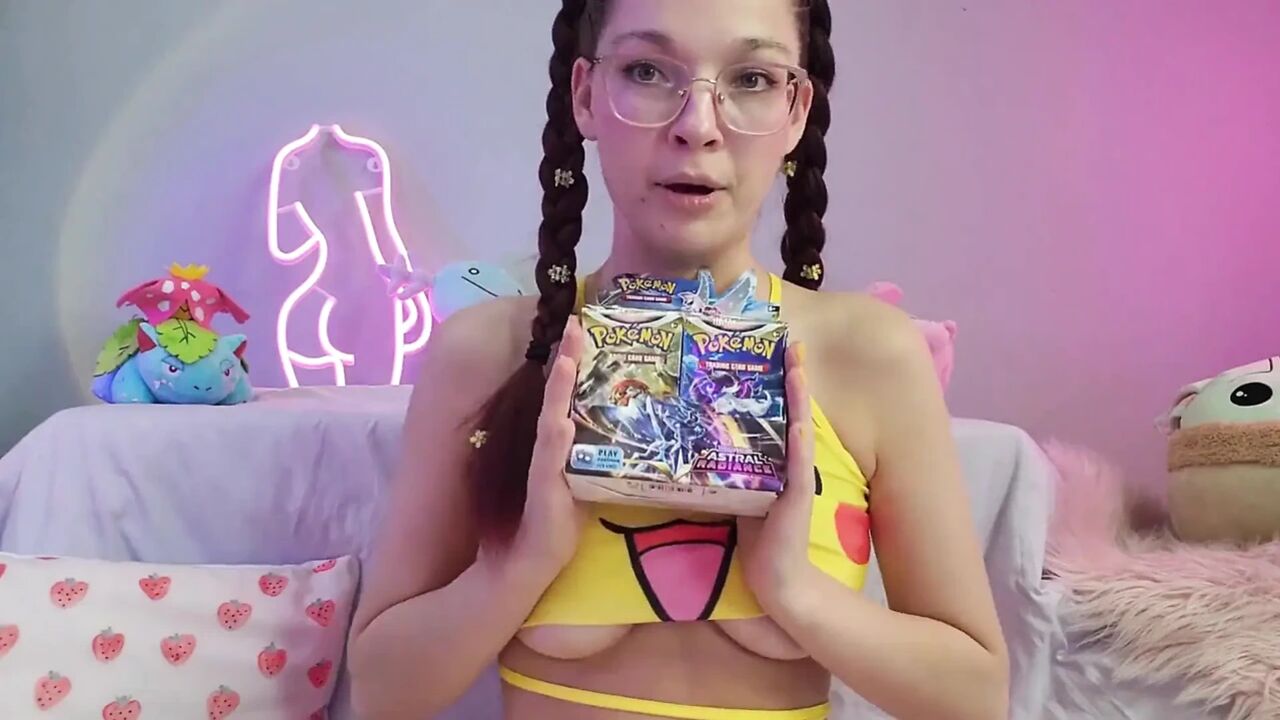 E-girl Boobs and Pokmon Pulls