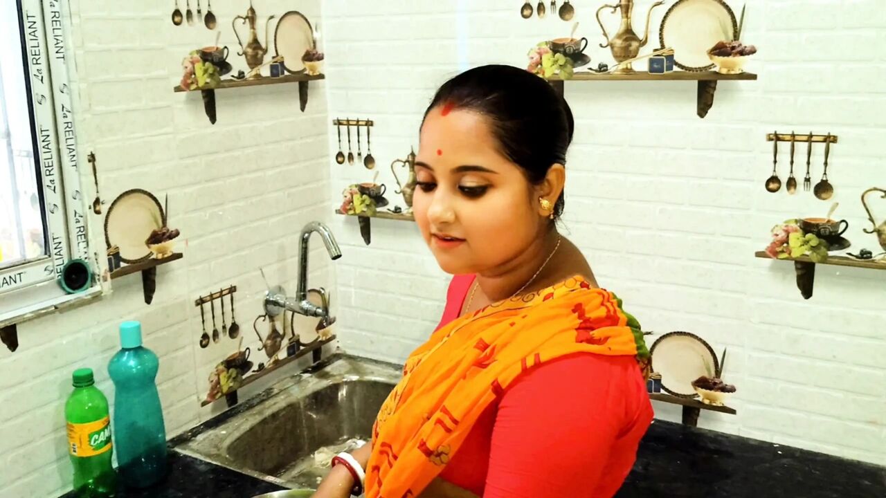 I went to bhabhi’s house during summer vacation and enjoyed a lot with my lovely bhabhi, Full Hindi Viral new Video