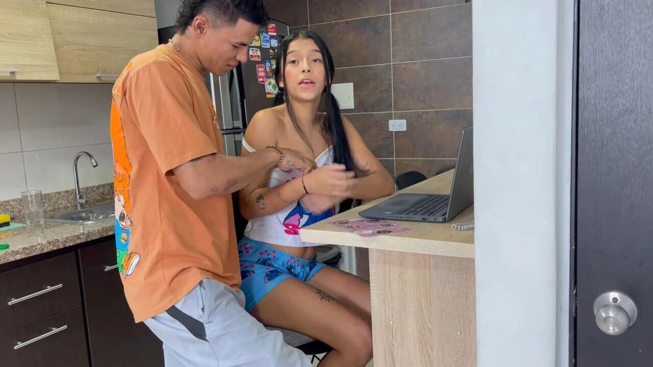 I teach my stepsister how to use my computer in exchange for a fuck