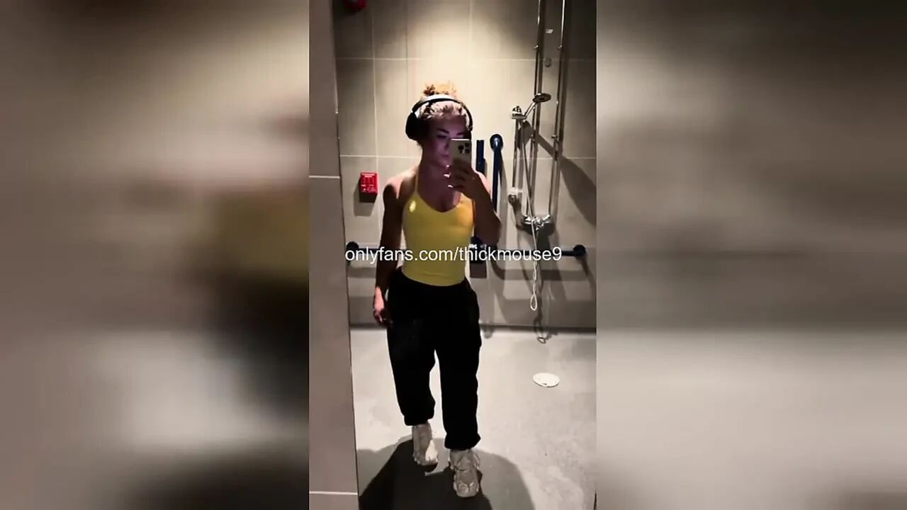 18yo TikTok Thot's Pussy Explodes On Camera! Uncensored Gape
