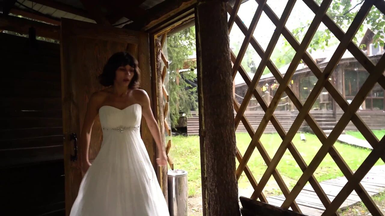 Lover Cumshot Inside Bride at Wedding