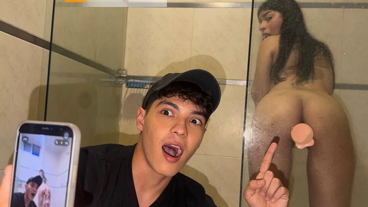 DELIVERY GUY FUCKS THE WIFE WHO SECRETLY ORDERED A DILDO BEHIND HER BLIND HUSBAND’S BACK.
