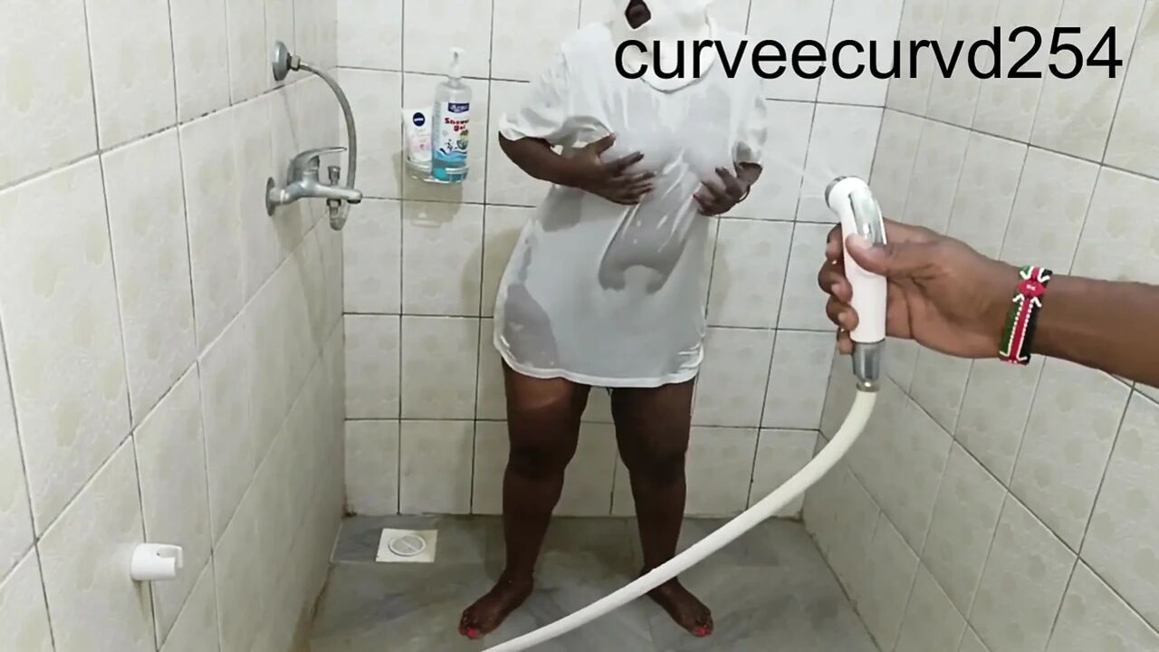 We Got Wet Twerked Sucked and Fucked: Bathroom Romance