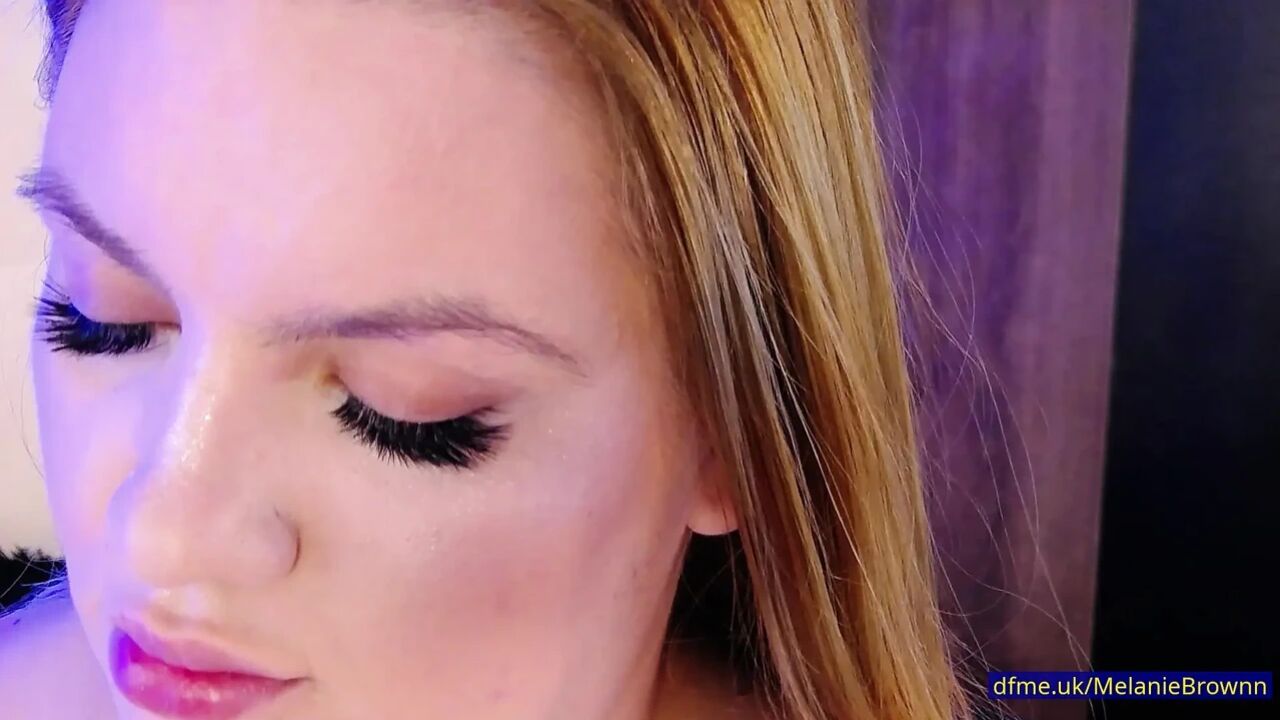 Real women, dirty chat, instant chemistry. wet pussy masturbation, JOI, show-off legs!