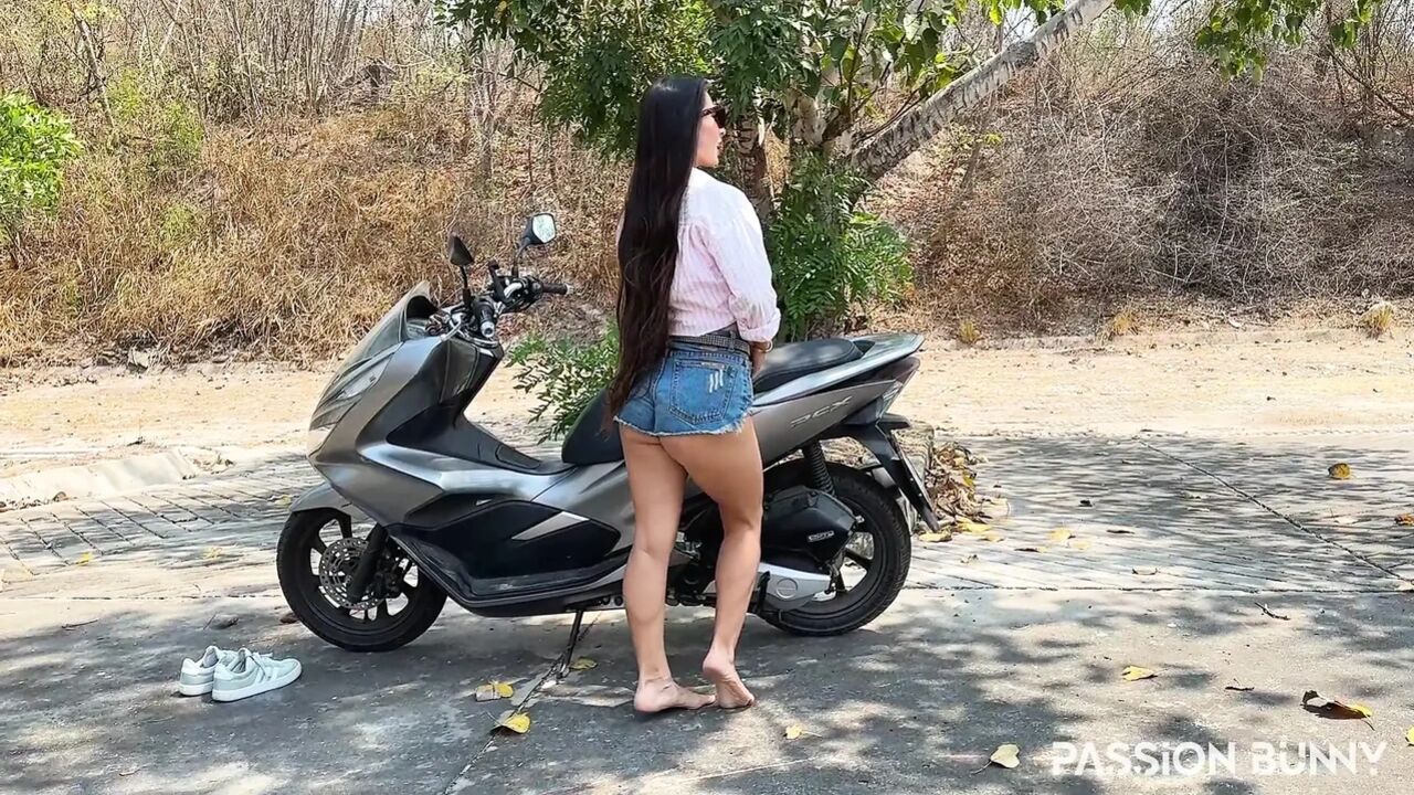 Huge Piss Fountain on My Soles - Motorbike Public Flashing