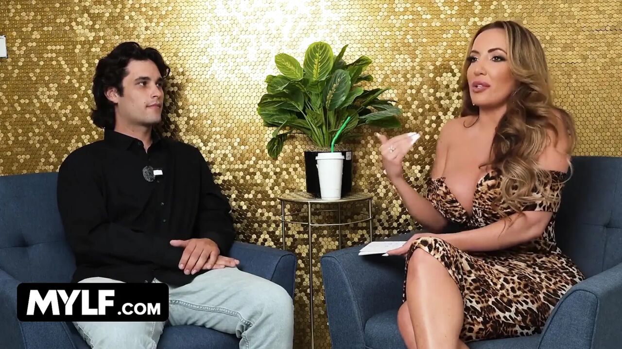 Thick MILF Richelle Ryan Breaks in a Brand New Stud and Takes His Young Cock