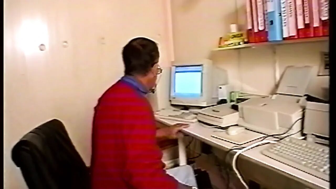 Busty Mature Babe Stretched Wide by Office Phone and Throbbing Cock