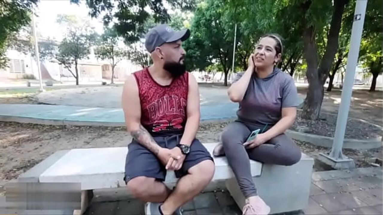 I meet a friend in the park and invite her to my house and we remember old times fucking wildly and filling her with semen as she needed it - Porn in Spanish