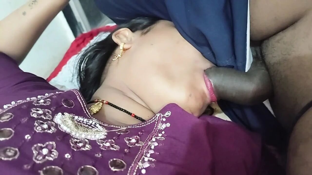 Desi village girl indian bhabhi ke Ghar per cudai ka MMS