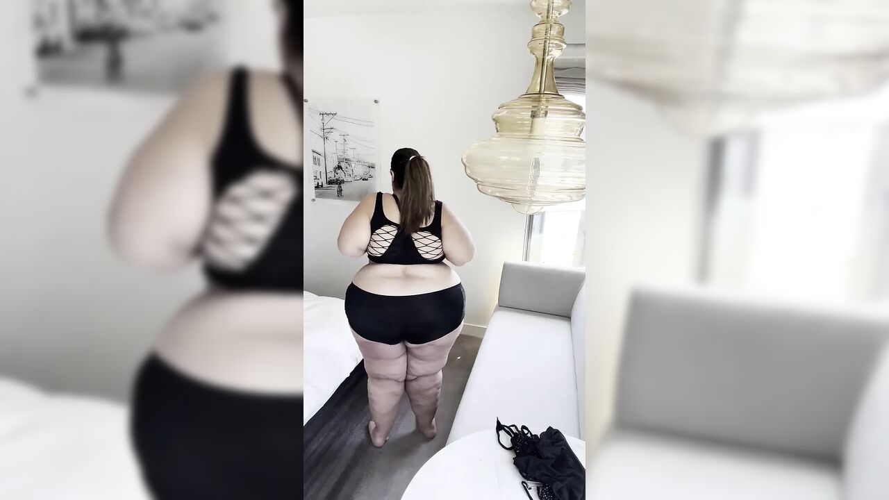 Plump Paradise: Hotel Dress N Squeeze