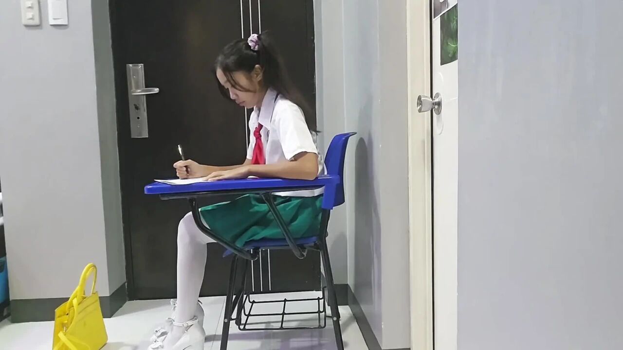 Desperate Student Pee