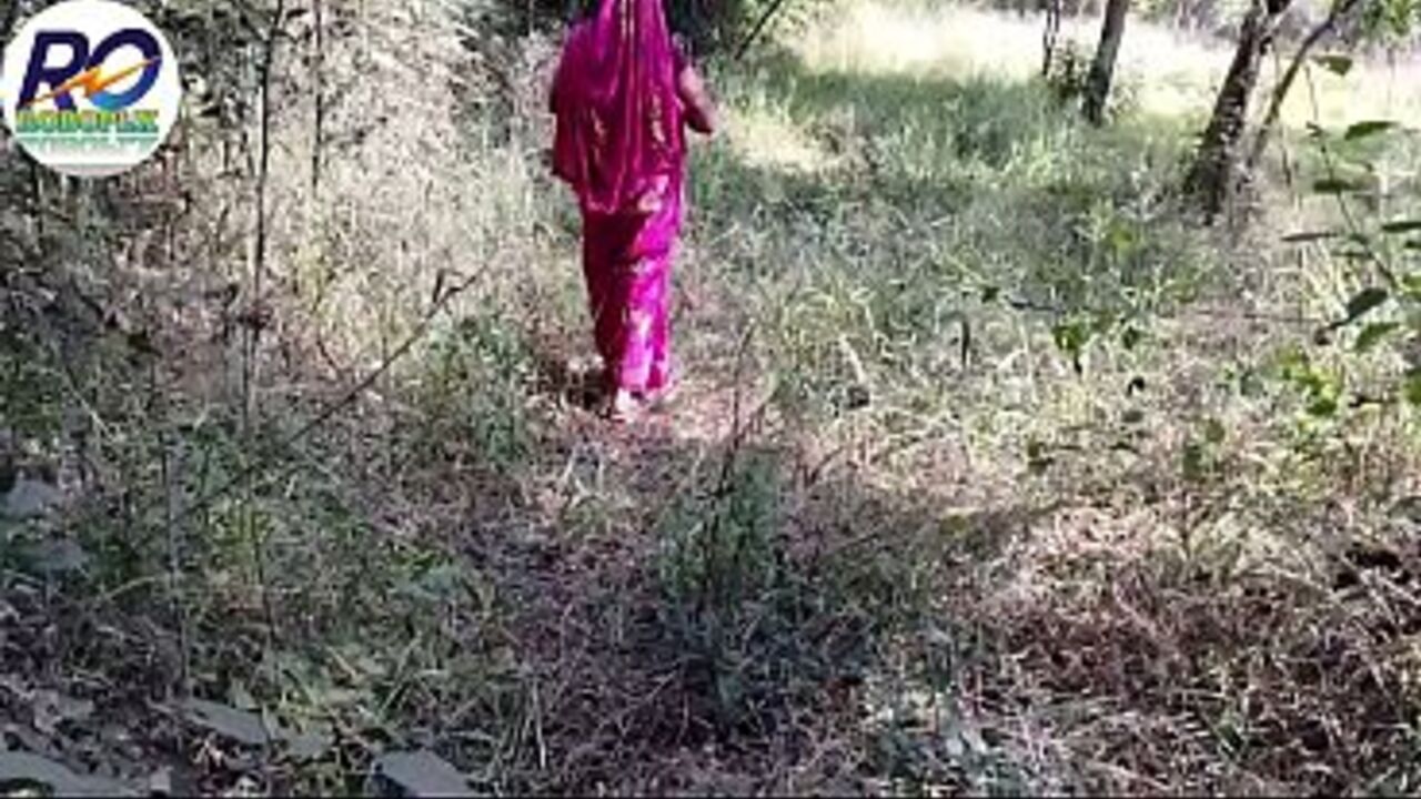 Desi village girlfriend came from her in-laws' house to her parents' house and got fucked in the forest, Hindi audio Claire Vais