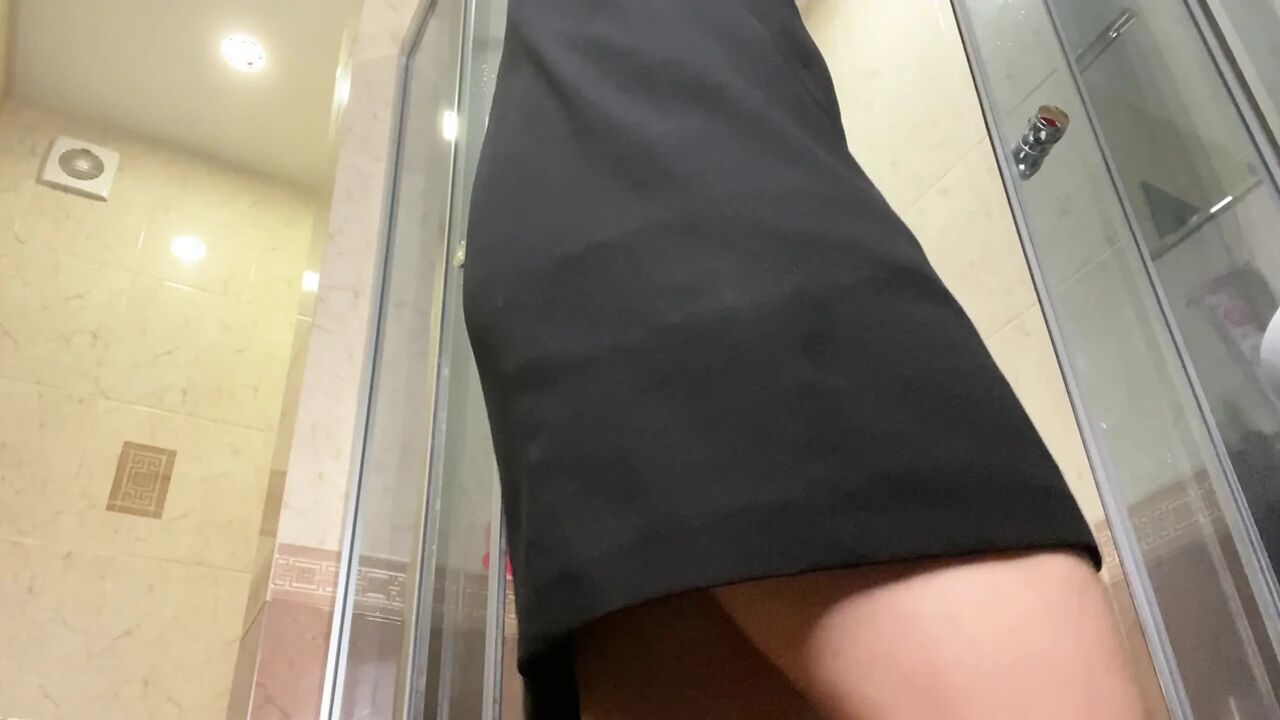 Squirt in the shower. Wet pussy and ass