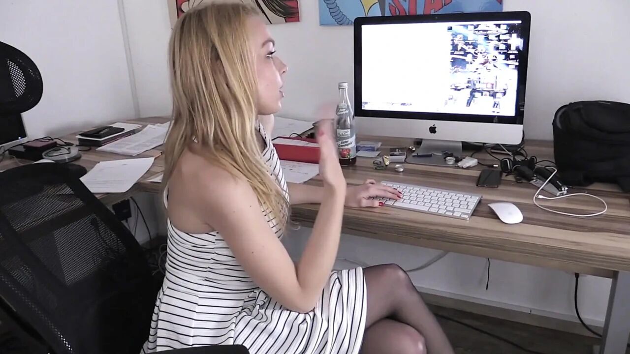 Cumming on Babe's Pussy in Office