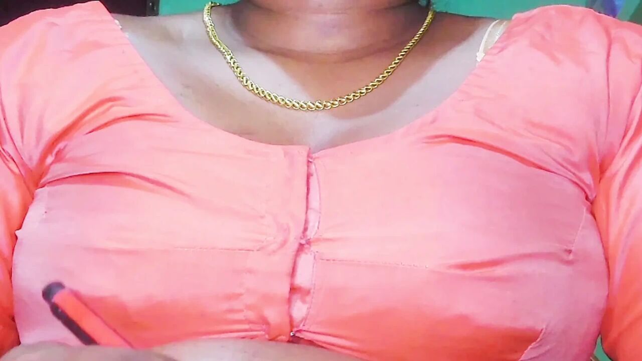 Sexy Girl In Hot boobs Video Viral