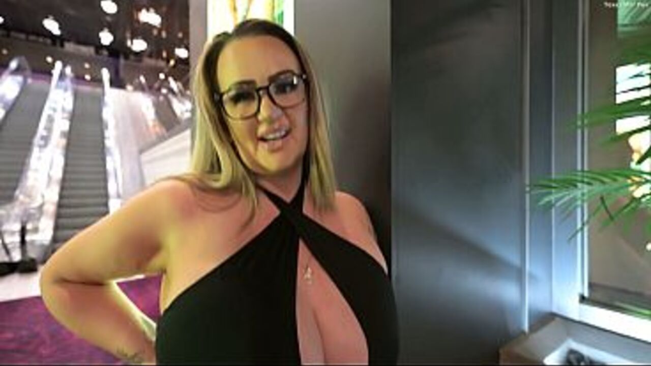 Don't Leave Your WIFE Alone In VEGAS!!! Kendra Kox loves CUM