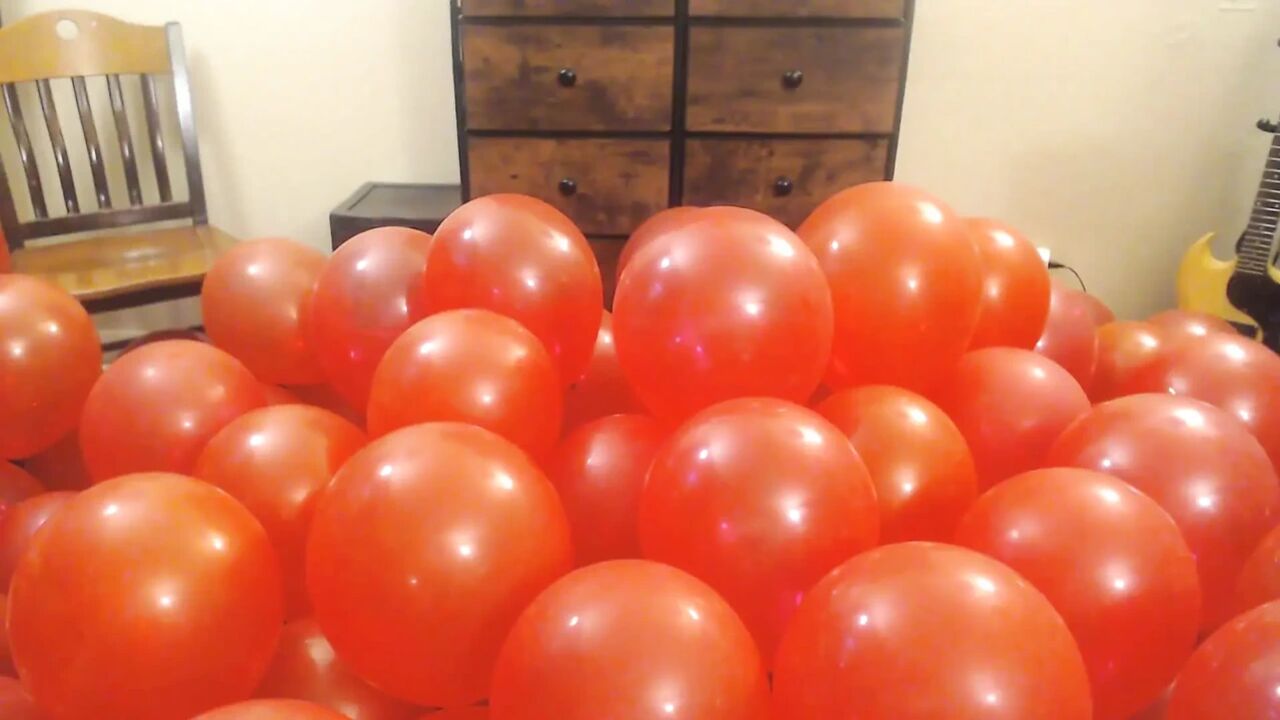 99 red balloons lesbian playtime